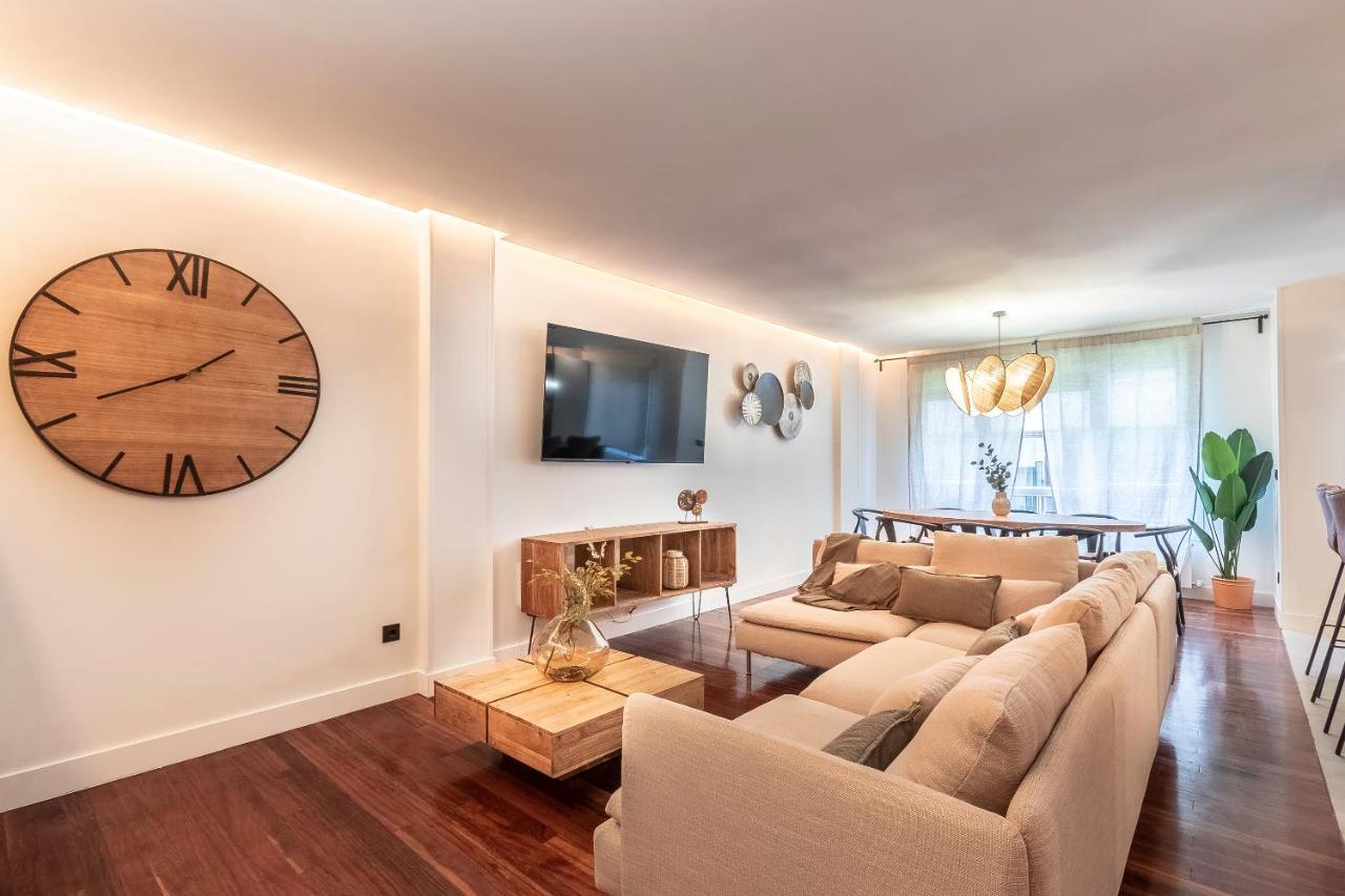 New! Lovely 4-bedroom Loft In Apartment
