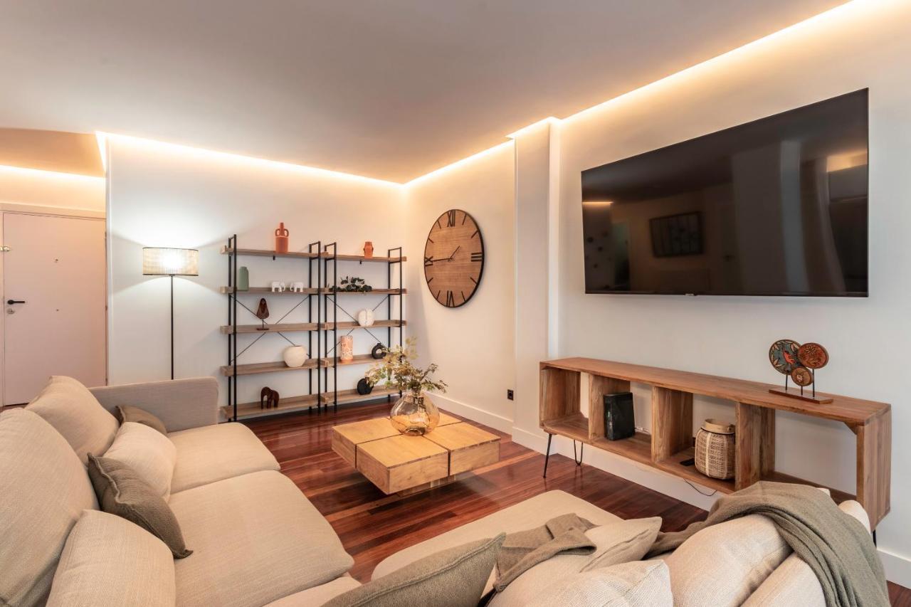 New! Lovely 4-bedroom Loft In Apartment